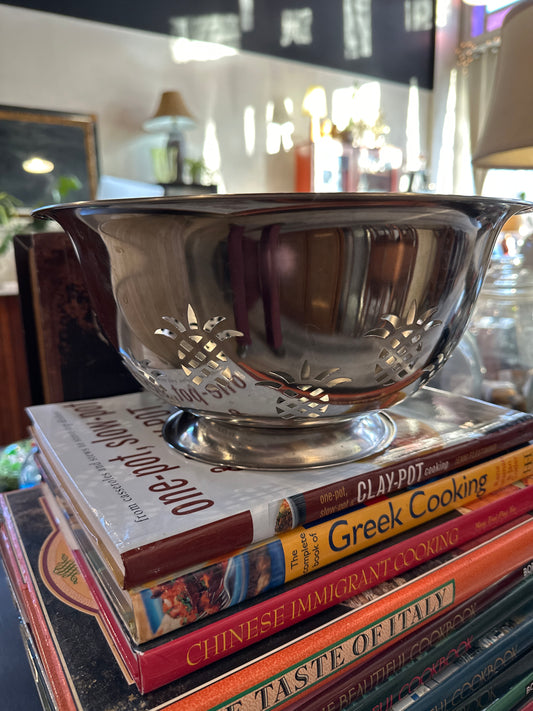 Pineapple Colander