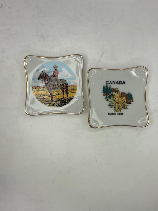 Vintage Collector Mini-plate Pair